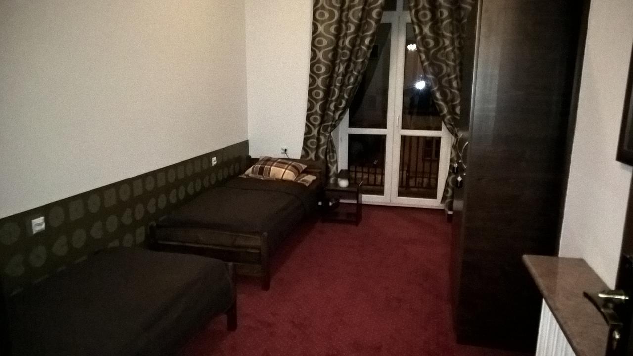 Hostel Maxim วอร์ซอ ภายนอก รูปภาพ